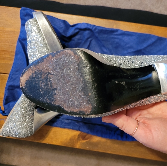 Stuart Weitzman Silver Glitter Peep-toe Pump - 7.5 - Picture 15 of 16